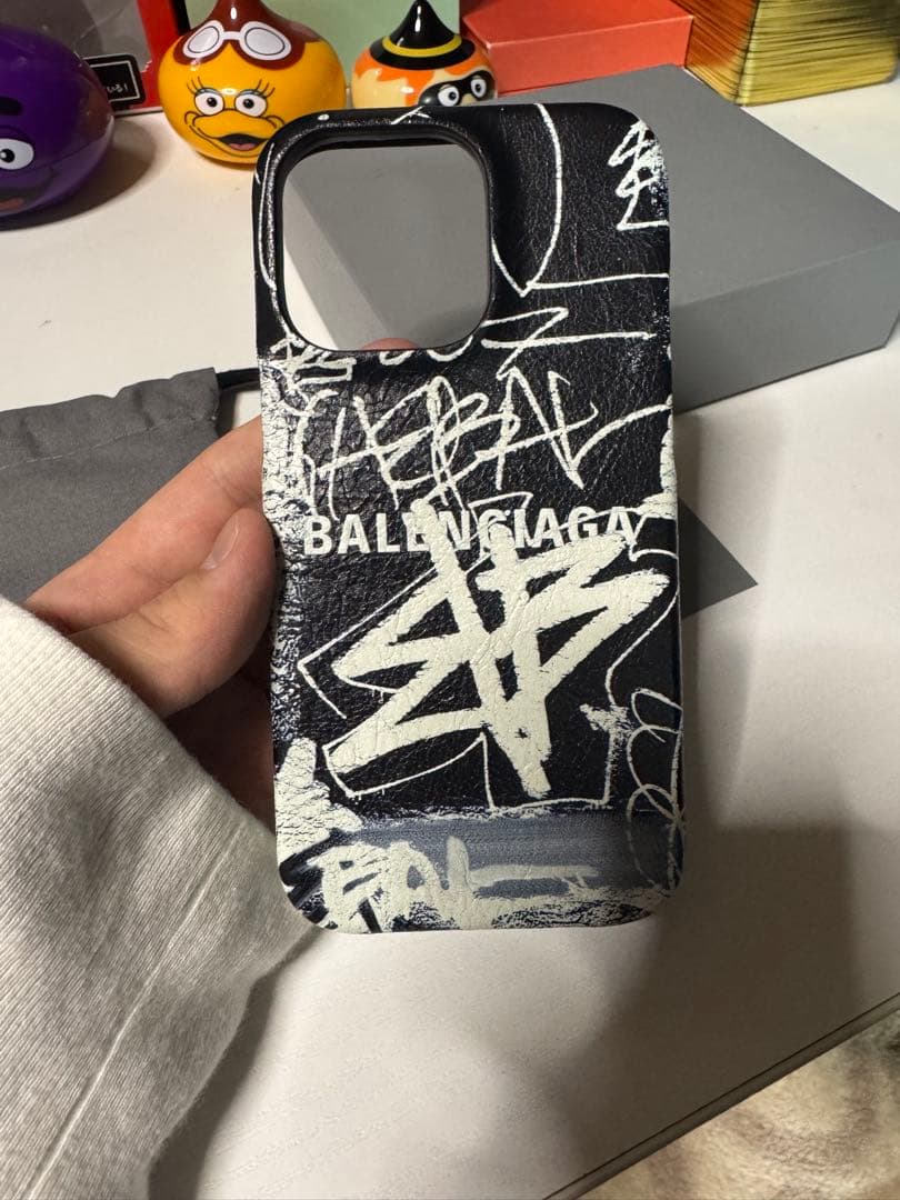 BALENCIAGA iPhone13Pro iPhoneケース