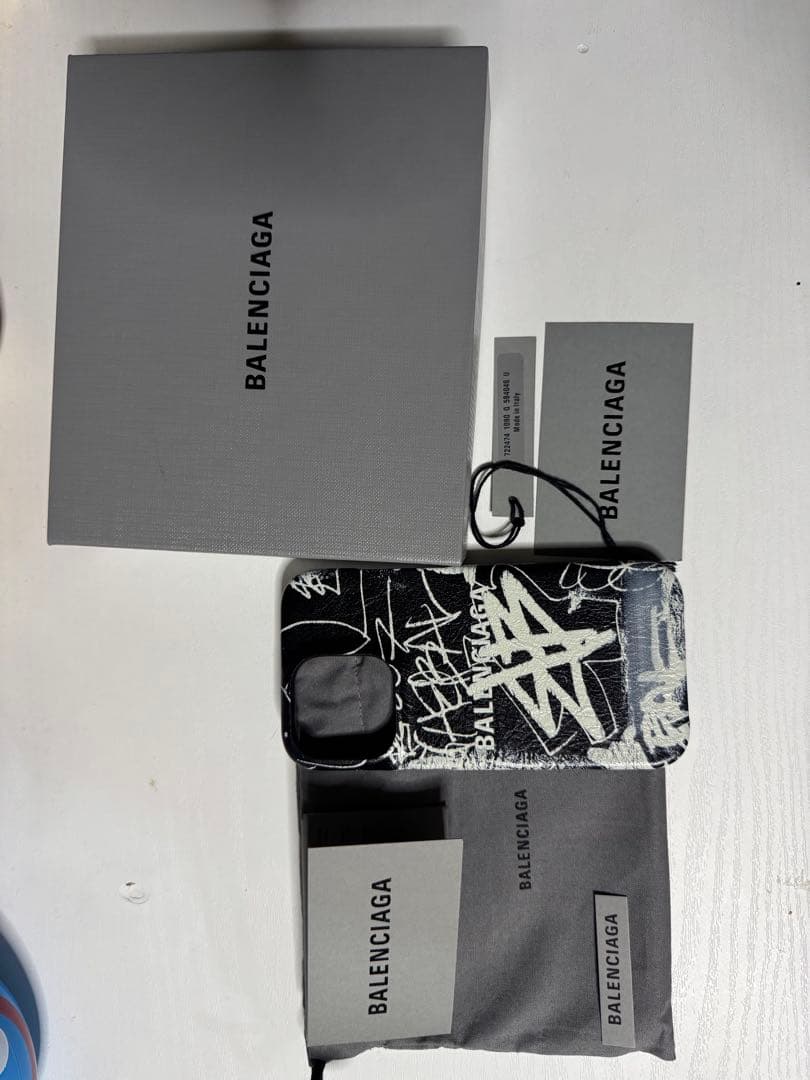 BALENCIAGA iPhone13Pro iPhoneケース