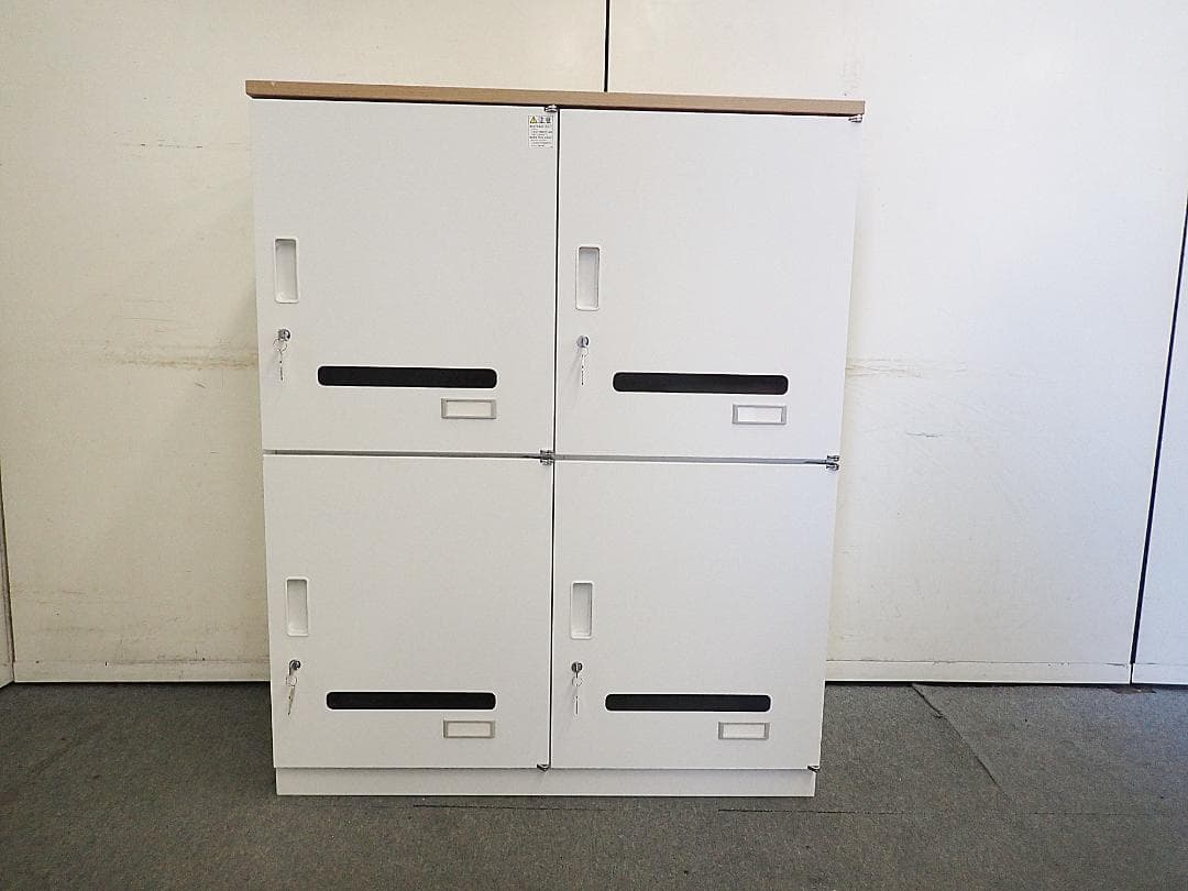 引取り限定　イトーキ　4人用モバイルロッカー　59-0126