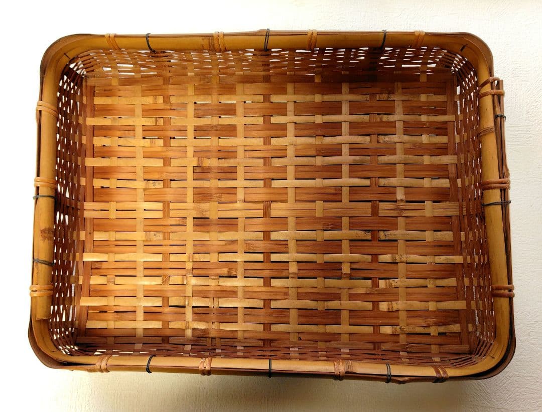 レトロ　竹細工　四角いカゴ