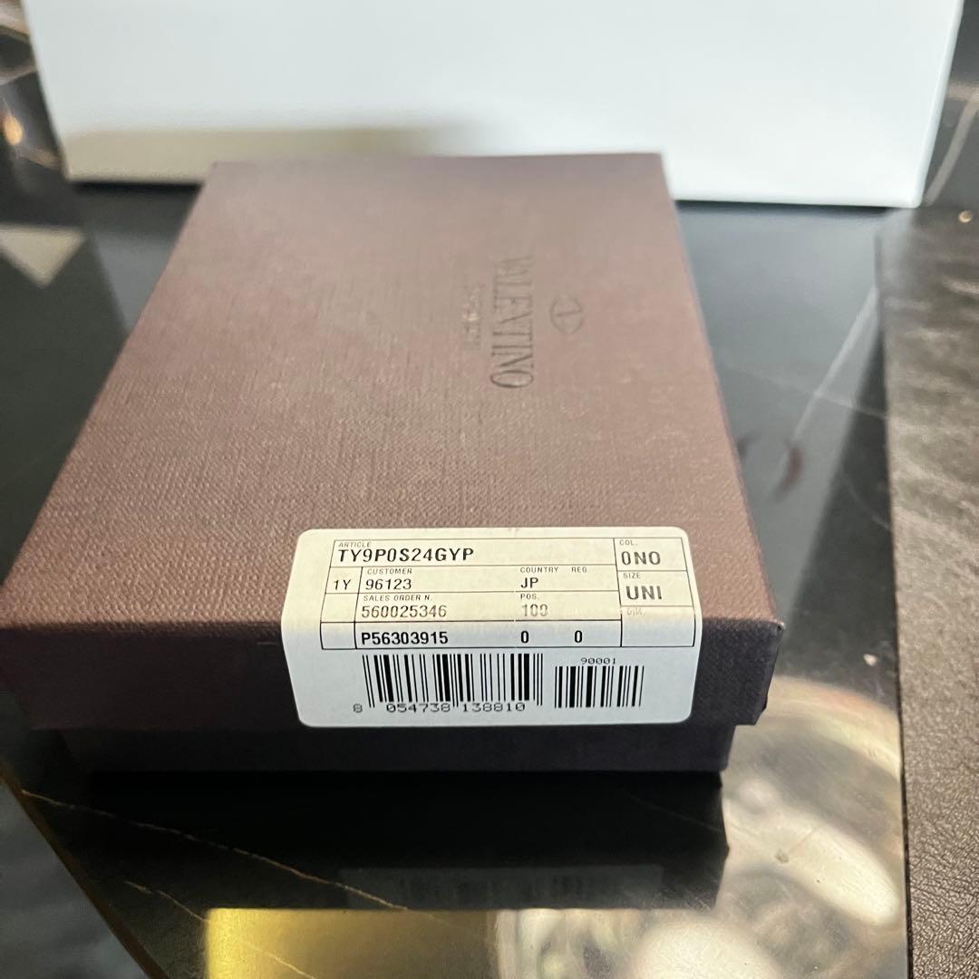 VALENTINO エアーポッズケース　ブラック