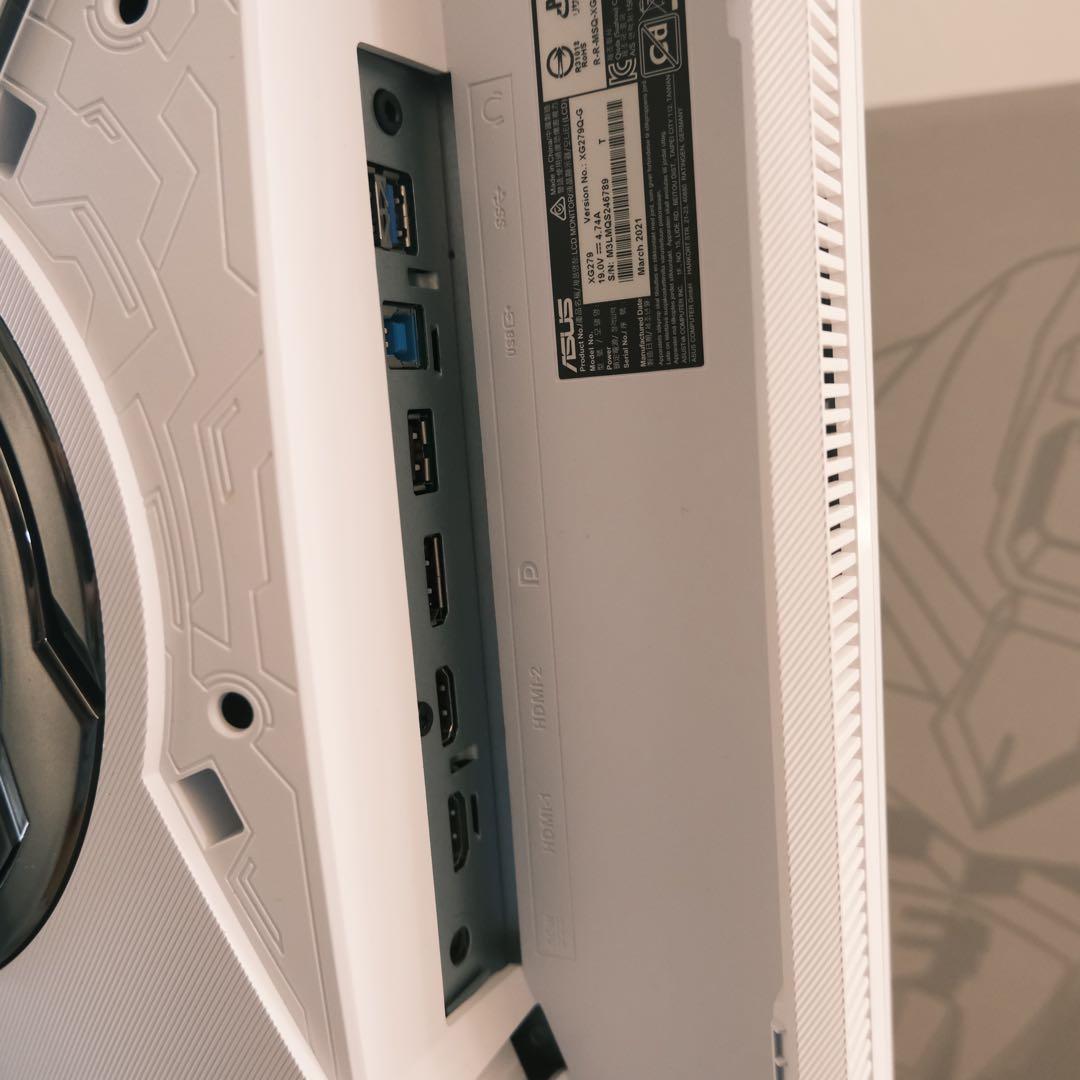 GUNDAM 27インチゲーミングモニター　ASUS
