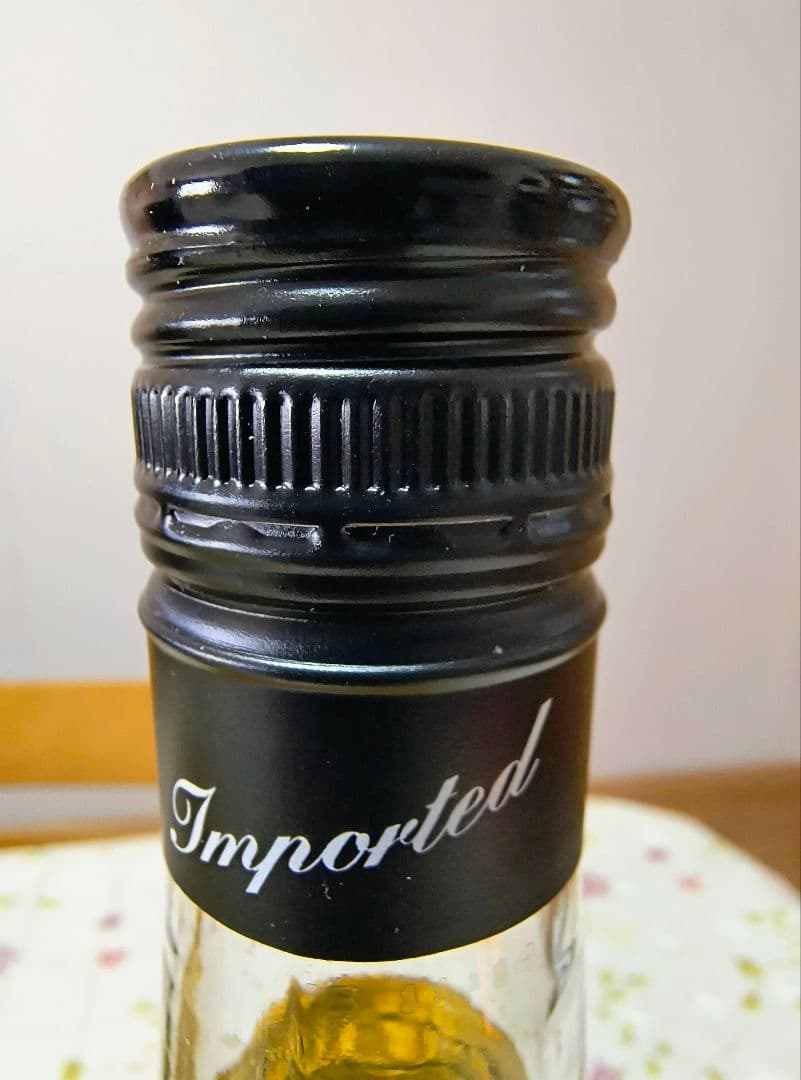 ラ・チカ テキーラ ４本ゴールドメキシコ・ハリスコ州 すっきり味38度700ml