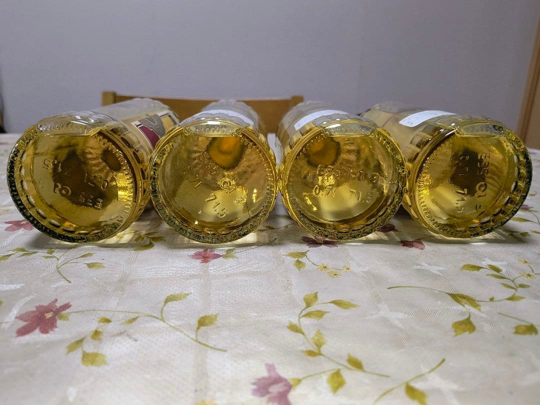 ラ・チカ テキーラ ４本ゴールドメキシコ・ハリスコ州 すっきり味38度700ml