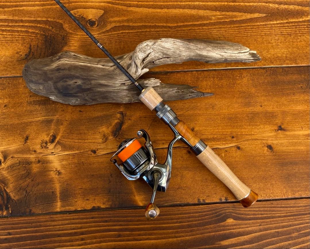 トラウトロッド　ウッドリールシート　渓流釣り　源流　天然木　スピニング　山女魚