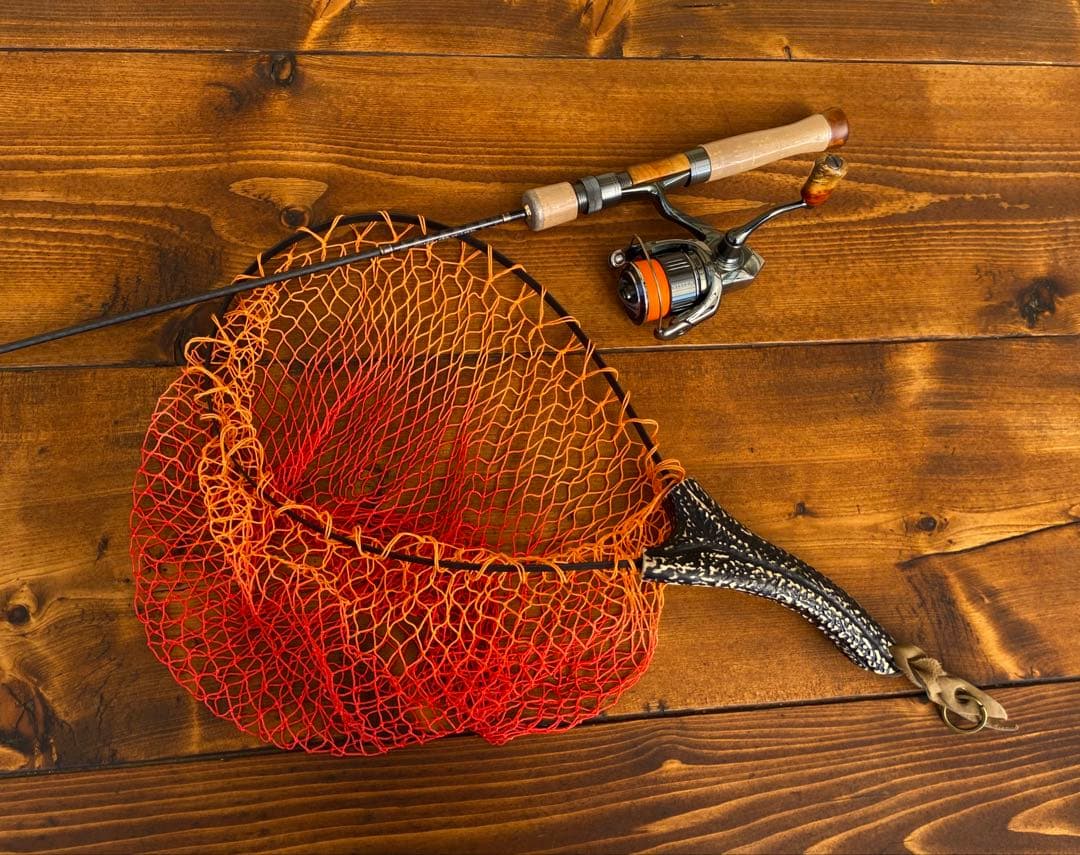 トラウトロッド　ウッドリールシート　渓流釣り　源流　天然木　スピニング　山女魚