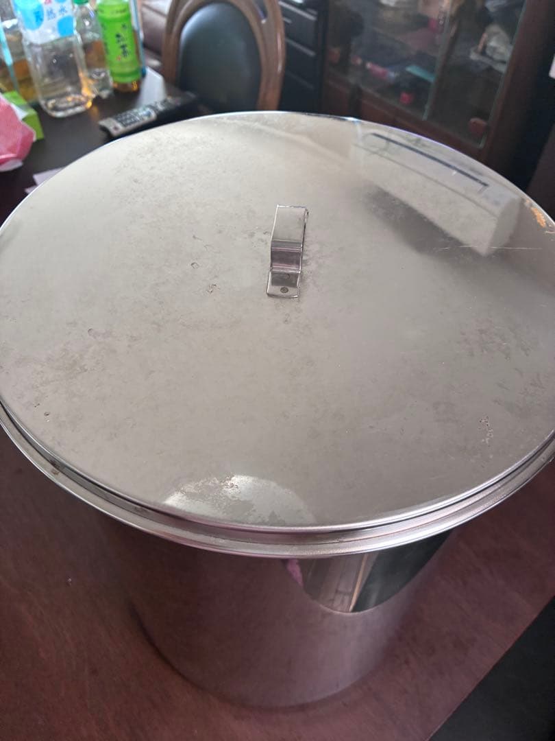 ステンレススチール 蓋付き鍋 直径約40cm