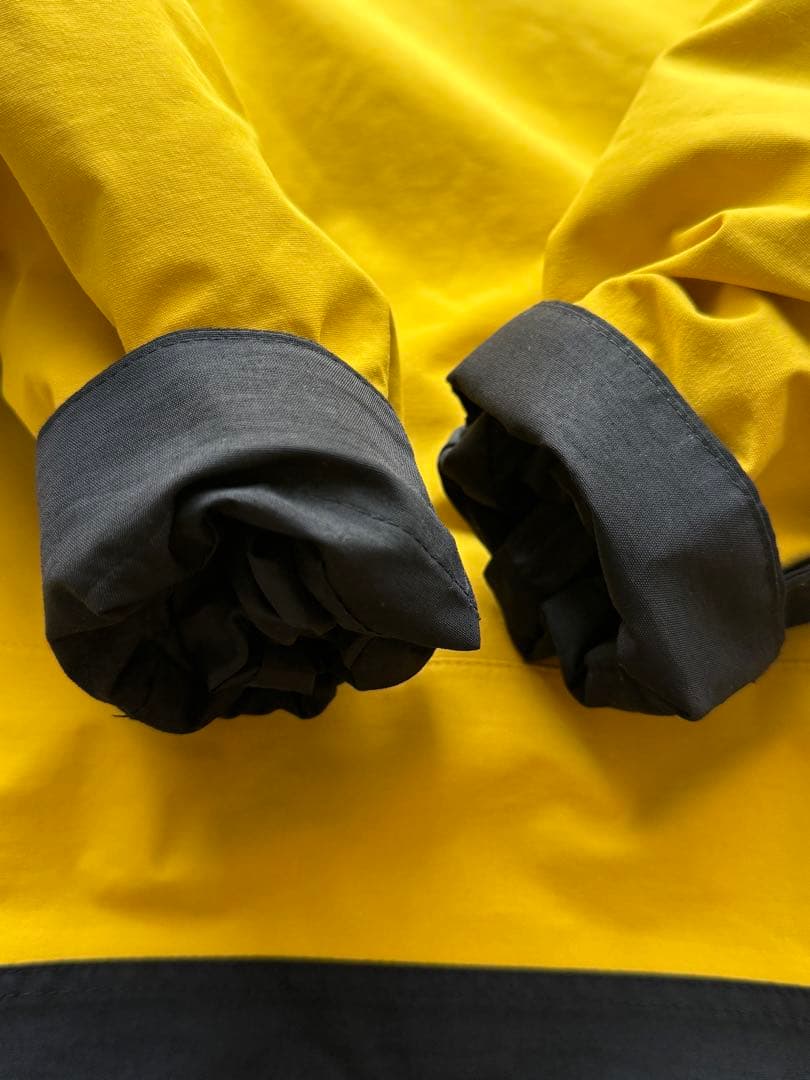 The North Face フード付きGORE-TEXジャケット