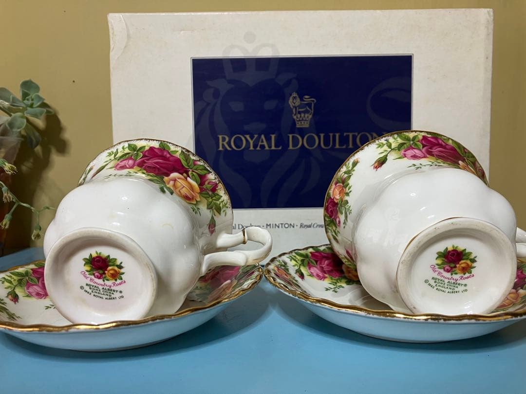 英国イギリス　ロイヤルアルバート　金彩　カップソーサー