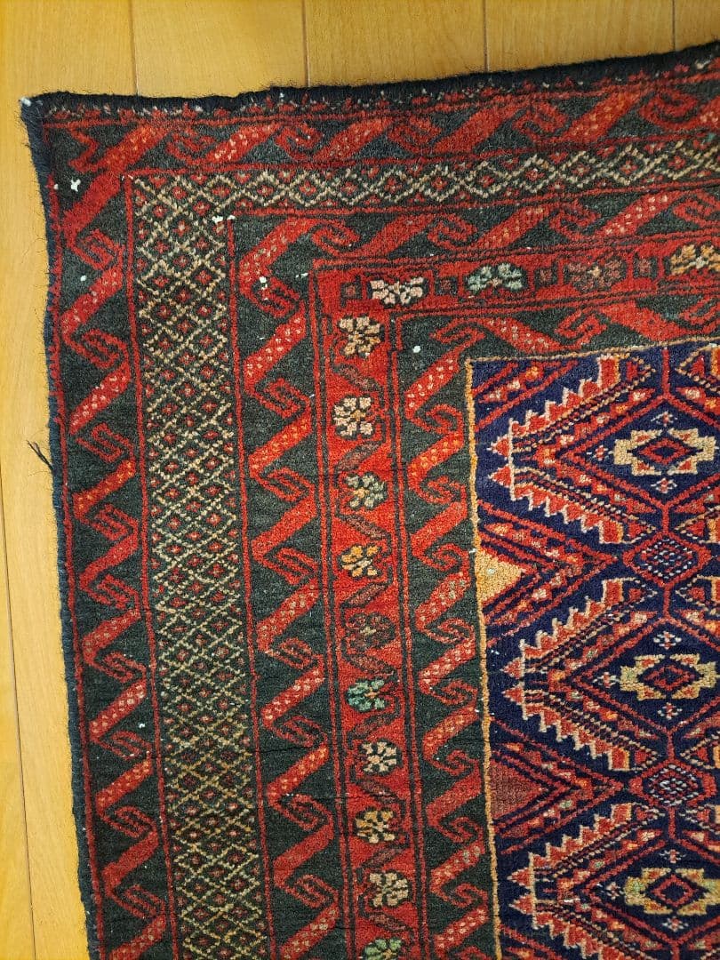 手織りトライバルラグ　ヴィンテージラグ　イラン　ウール　ペルシャ絨毯　バルーチ