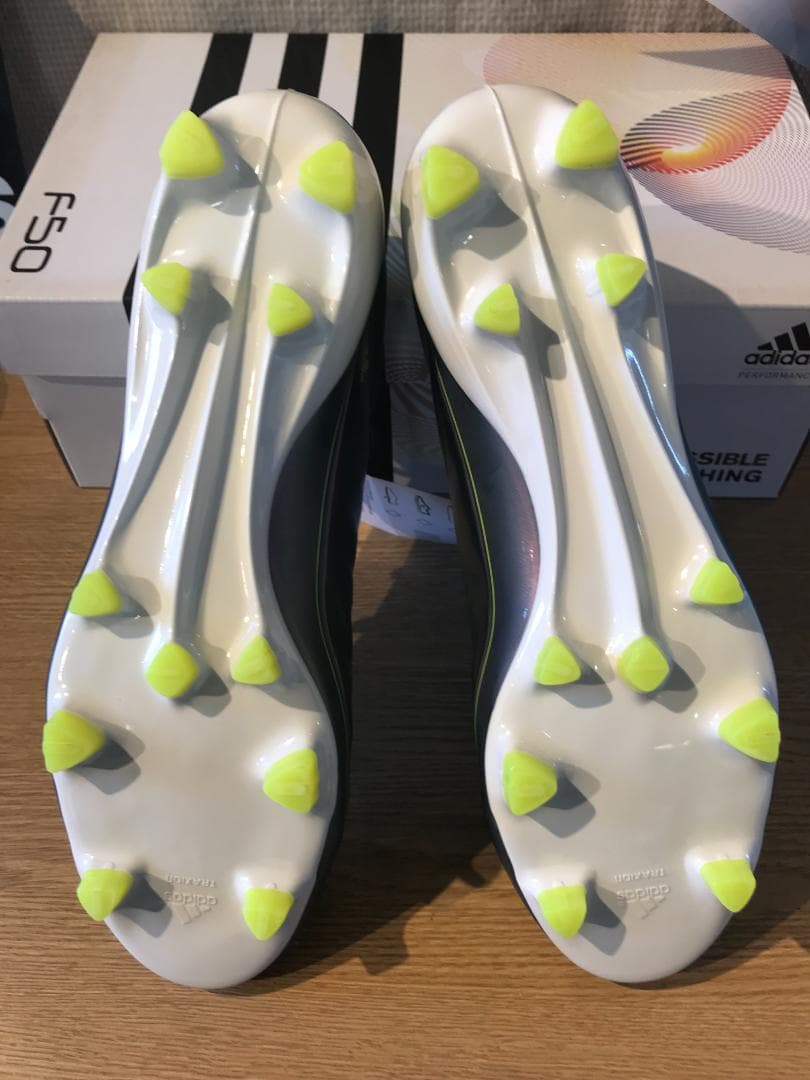 adidas　Ｆ50　アディゼロＦＧ　メッシモデル　２６．０cm　未使用