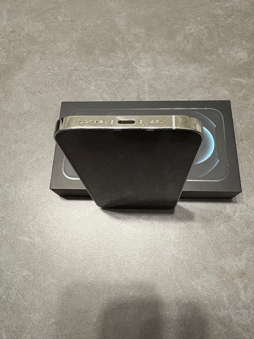 【美品】iPhone 12 Pro シルバー 256GB SIMフリー 付属品付