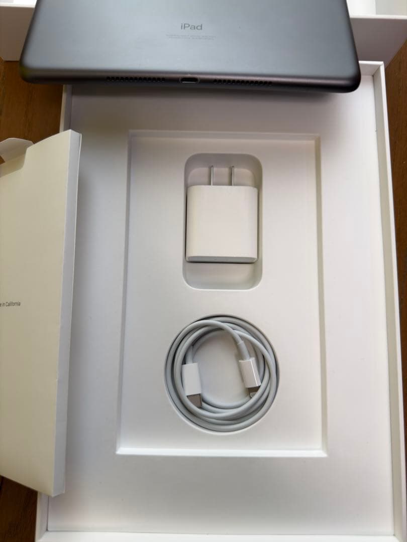 Apple iPad 10.2 9世代 64GB COMBO TOUCH付き