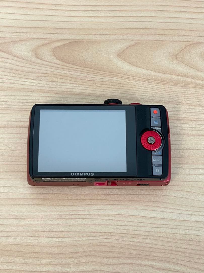 OLYMPUS コンパクトデジタルカメラ レッド