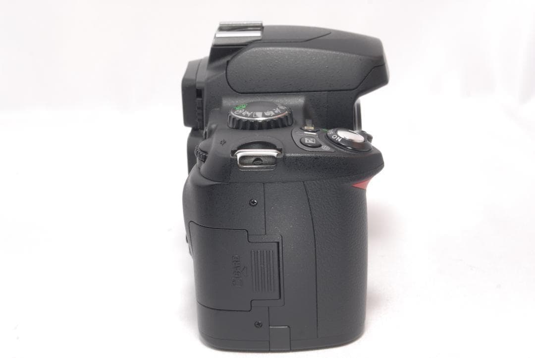 ⭐️軽量＆コンパクト⭐️Nikon D40　デジタル一眼レフ 高画質　ニコン