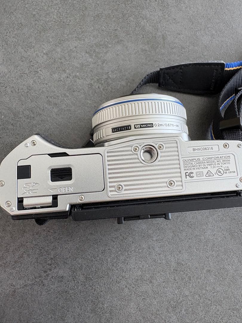 OLYMPUS OM-D E-M10 Mark IIIミラーレス一眼カメラ