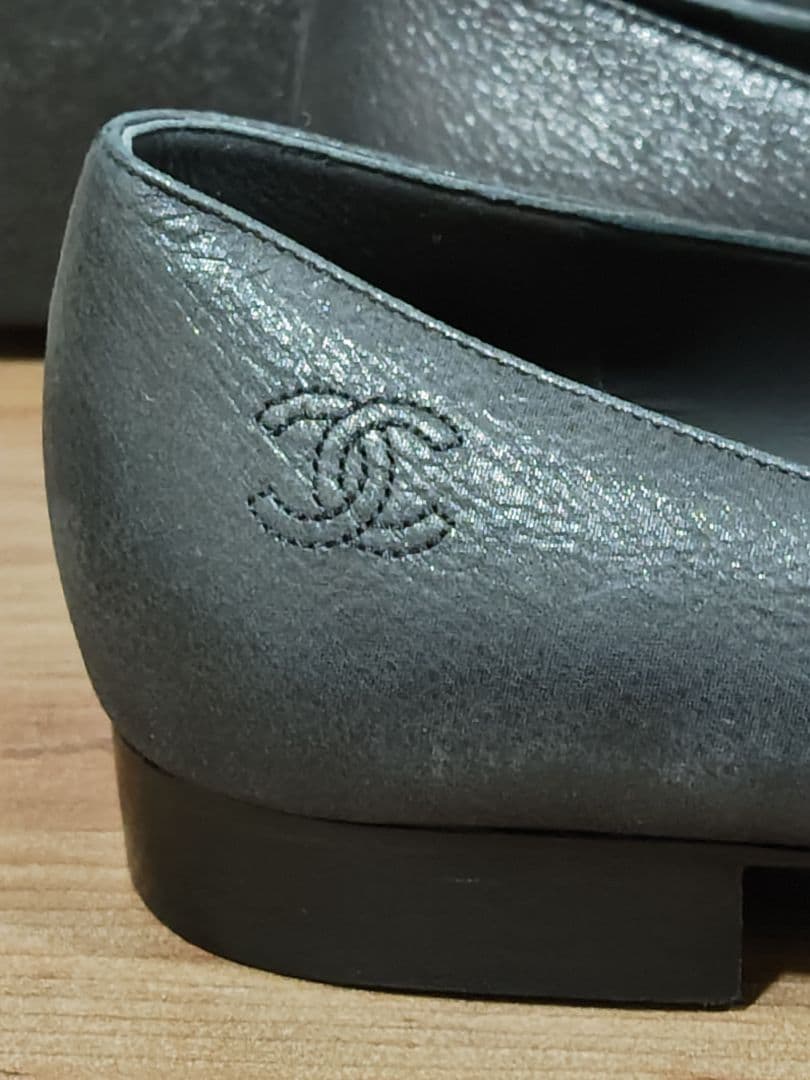新品！　美品！CHANEL グレー フラットシューズ　38 C
