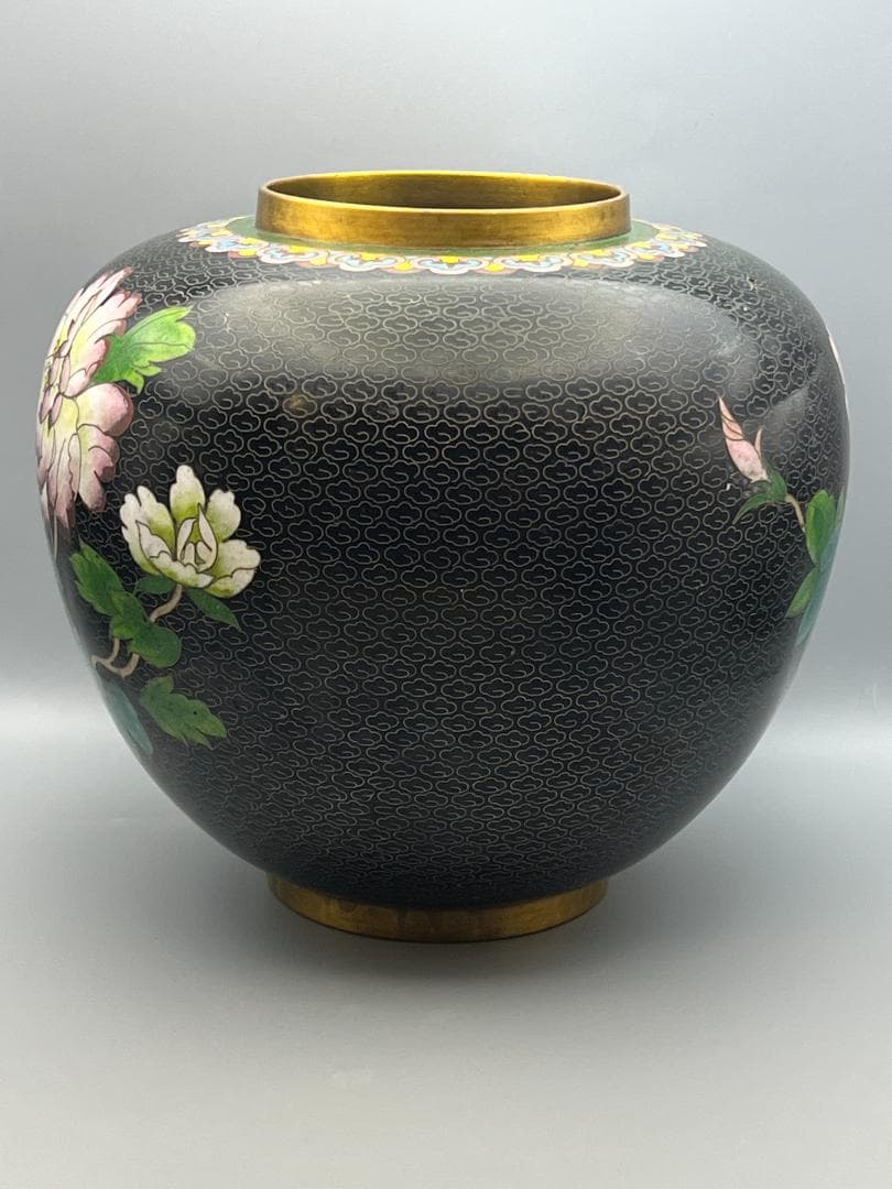 黒エナメル七宝焼き　真鍮製　大花瓶　花蝶図　重量約1996g　中国美術品