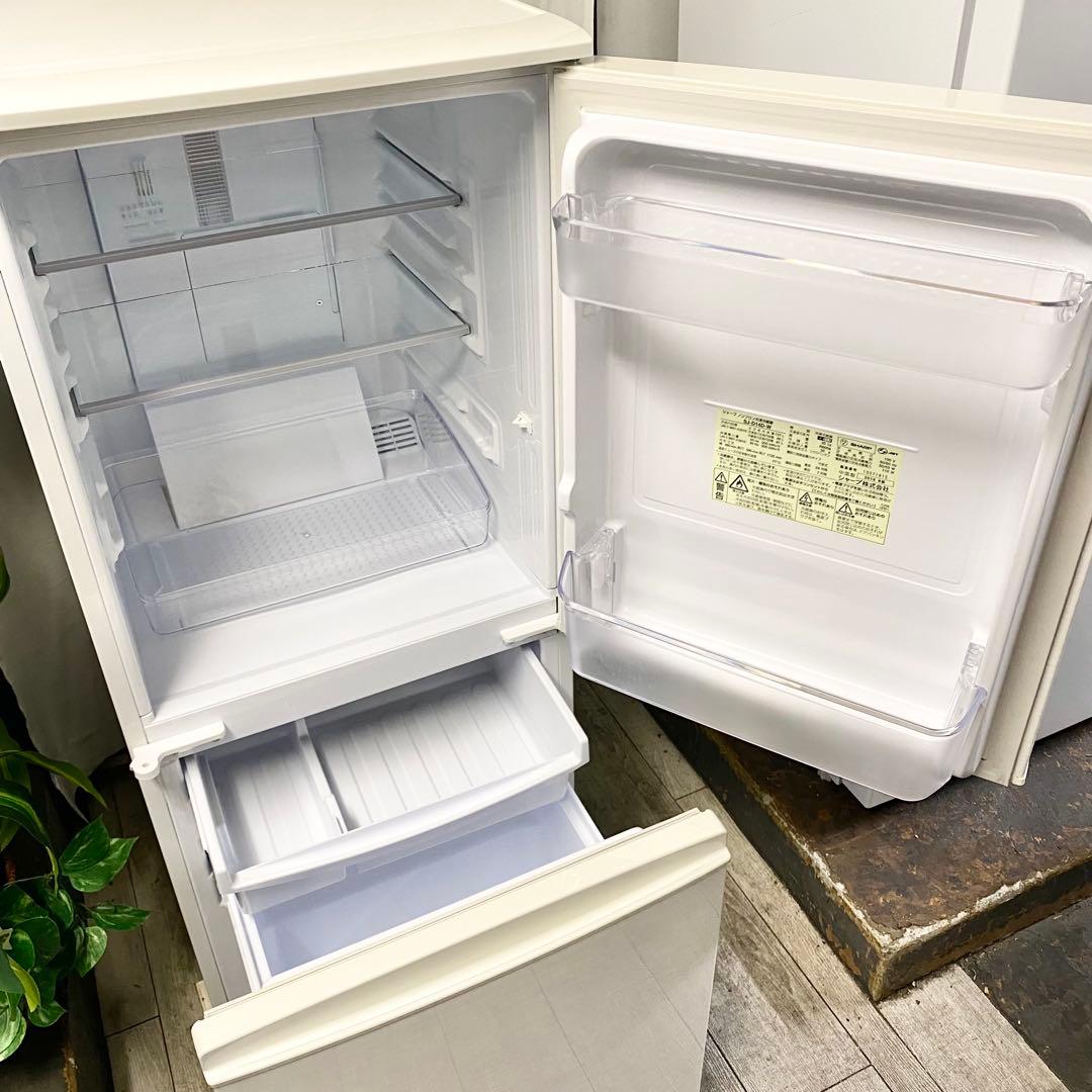 どっちも付け替えドアだから引越しでも連れてける♪2ドア冷凍冷蔵庫137L