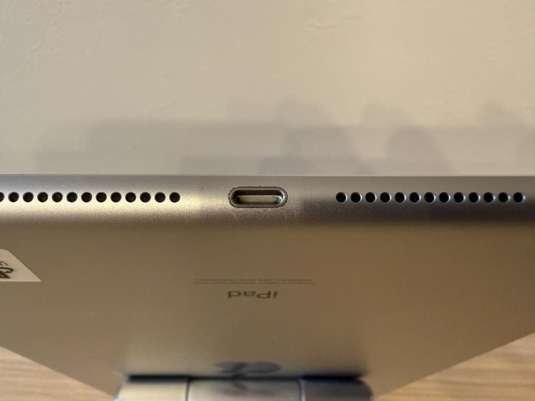 iPad 8世代　32GB 10.2インチ Wi-Fiモデル 本体