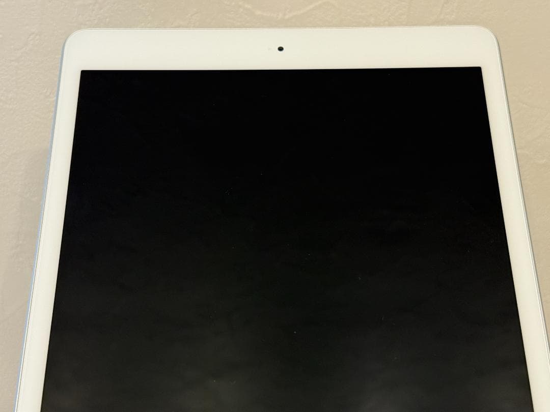 iPad 8世代　32GB 10.2インチ Wi-Fiモデル 本体