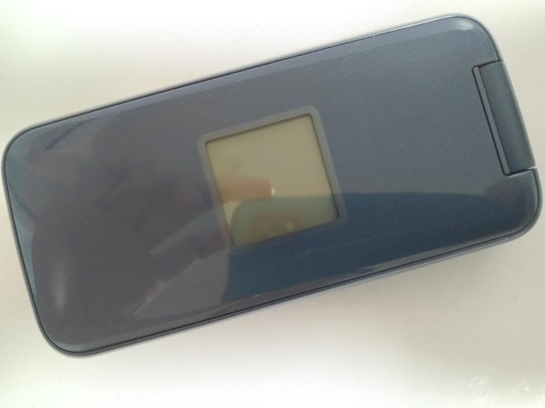 ☆docomo らくらくホン F-01M ネイビー