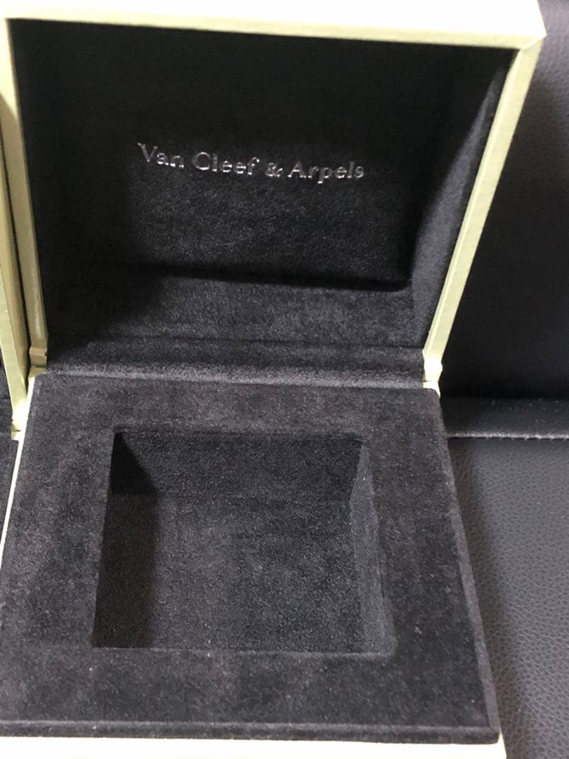 ヴァンクリーフ&アーペル　時計ケース　ジュエリーケース　アクセサリーケース