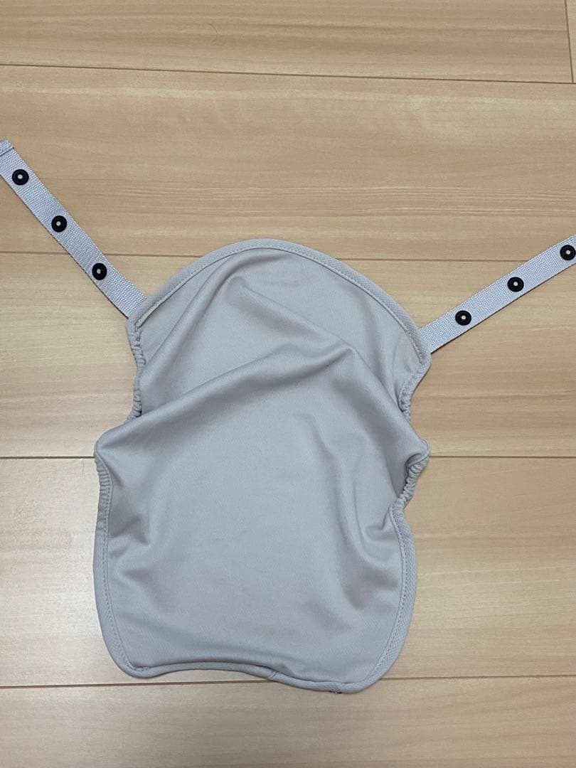 ラクリス　抱っこ紐　2025/06購入　ホワイトアッシュ　箱付き　付属品全てあり