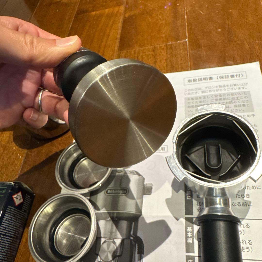 デロンギ　エスプレッソ・カプチーノメーカー デディカ アルテ EC885J