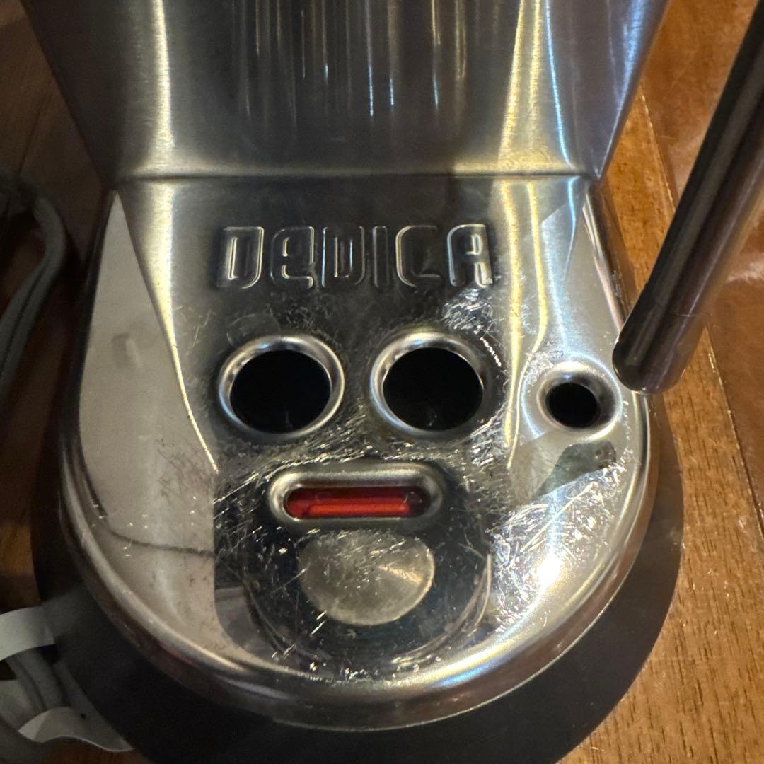 デロンギ　エスプレッソ・カプチーノメーカー デディカ アルテ EC885J