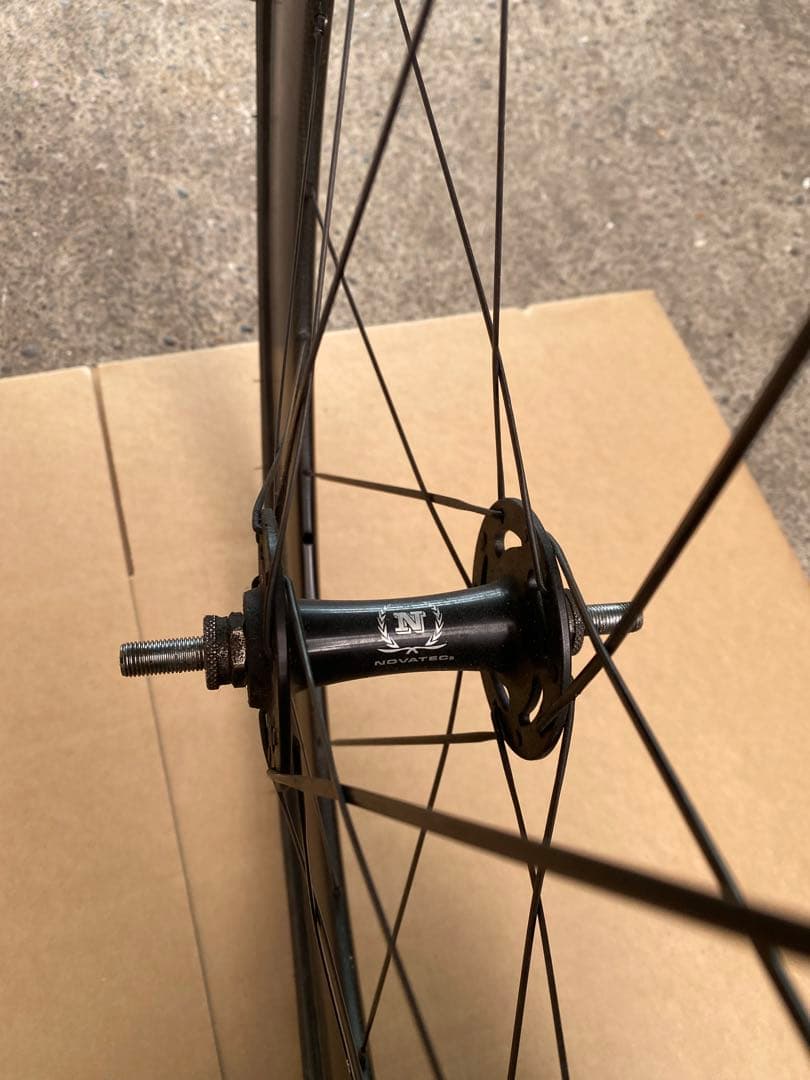 カーボンホイール ロードバイク用 エアロデザイン