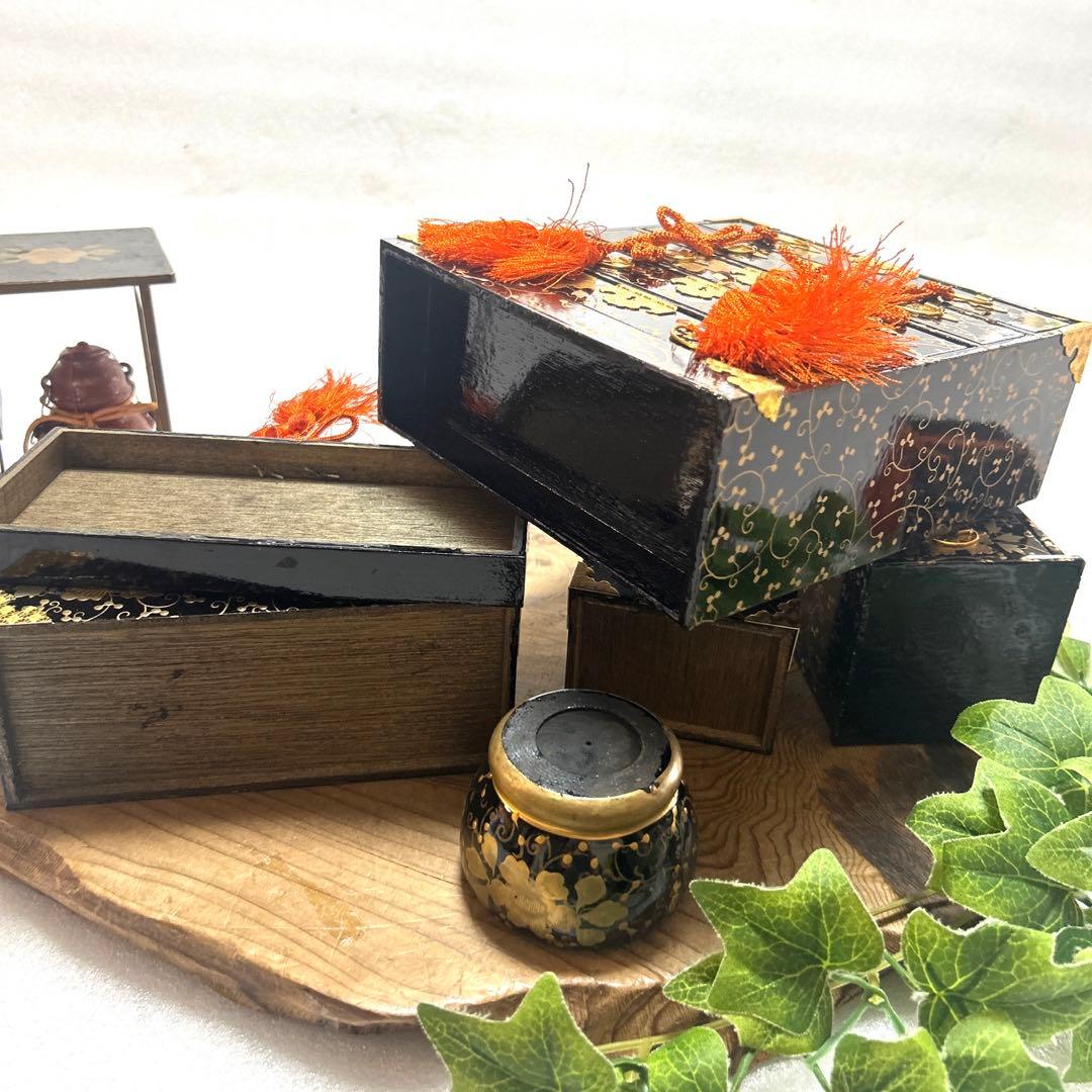 レトロ　木製雛道具　木製蒔絵雛人形道具　三荷揃　鏡台　針箱　台子　火鉢　雛祭り