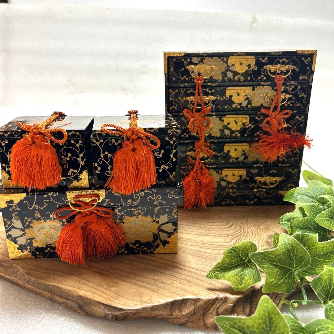 レトロ　木製雛道具　木製蒔絵雛人形道具　三荷揃　鏡台　針箱　台子　火鉢　雛祭り