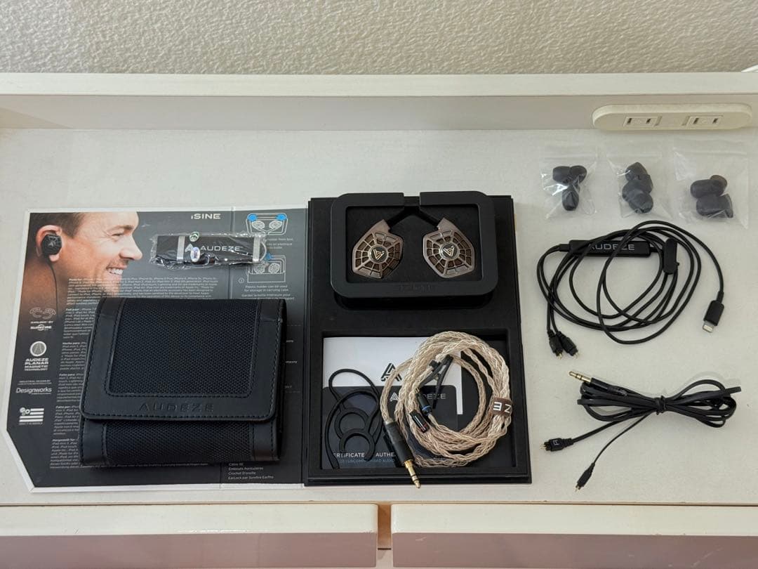 Audeze isine 20 平面駆動セミオープンイヤホン