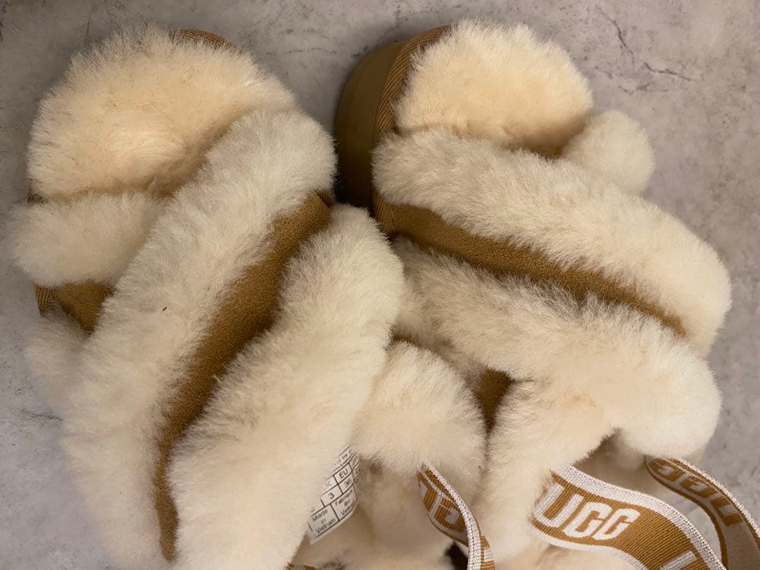 美品　希少　UGG W DISCO CROSS SLIDE アグ ボアサンダル