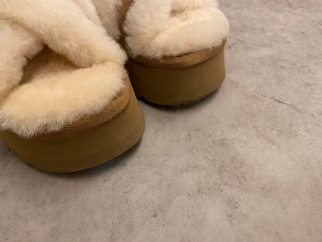 美品　希少　UGG W DISCO CROSS SLIDE アグ ボアサンダル