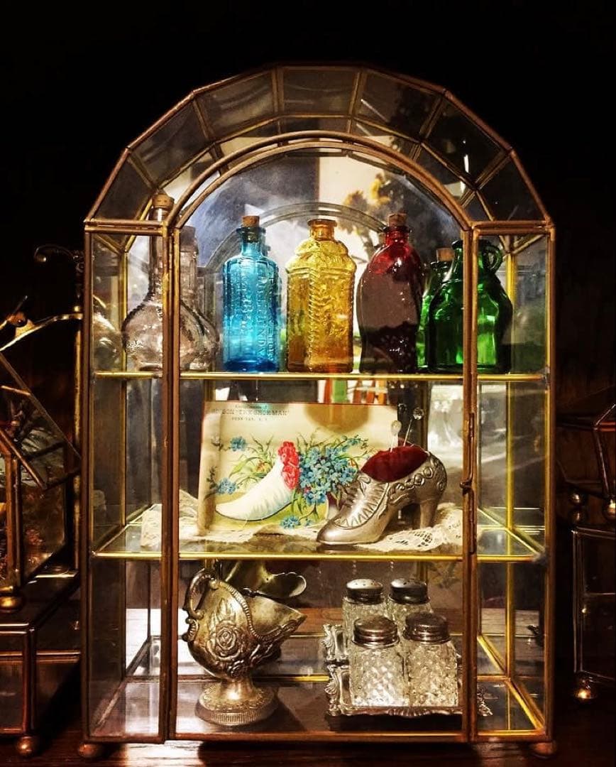 ＊クリスマスセール♪＊訳あり ビンテージ☆アーチ型ガラスショーケース 真鍮 収納