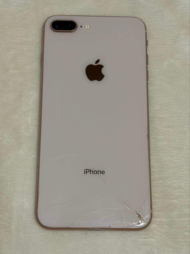 Apple iPhone 8 Plus 256GB 画面、背面割れあり
