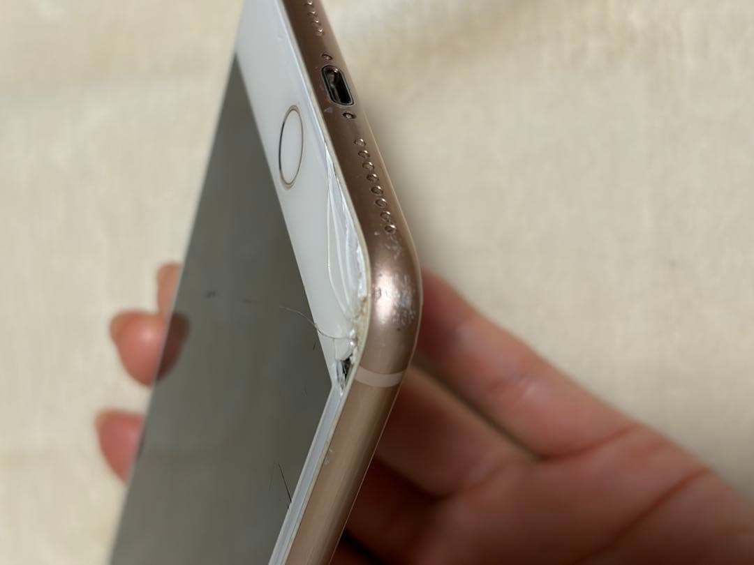 Apple iPhone 8 Plus 256GB 画面、背面割れあり