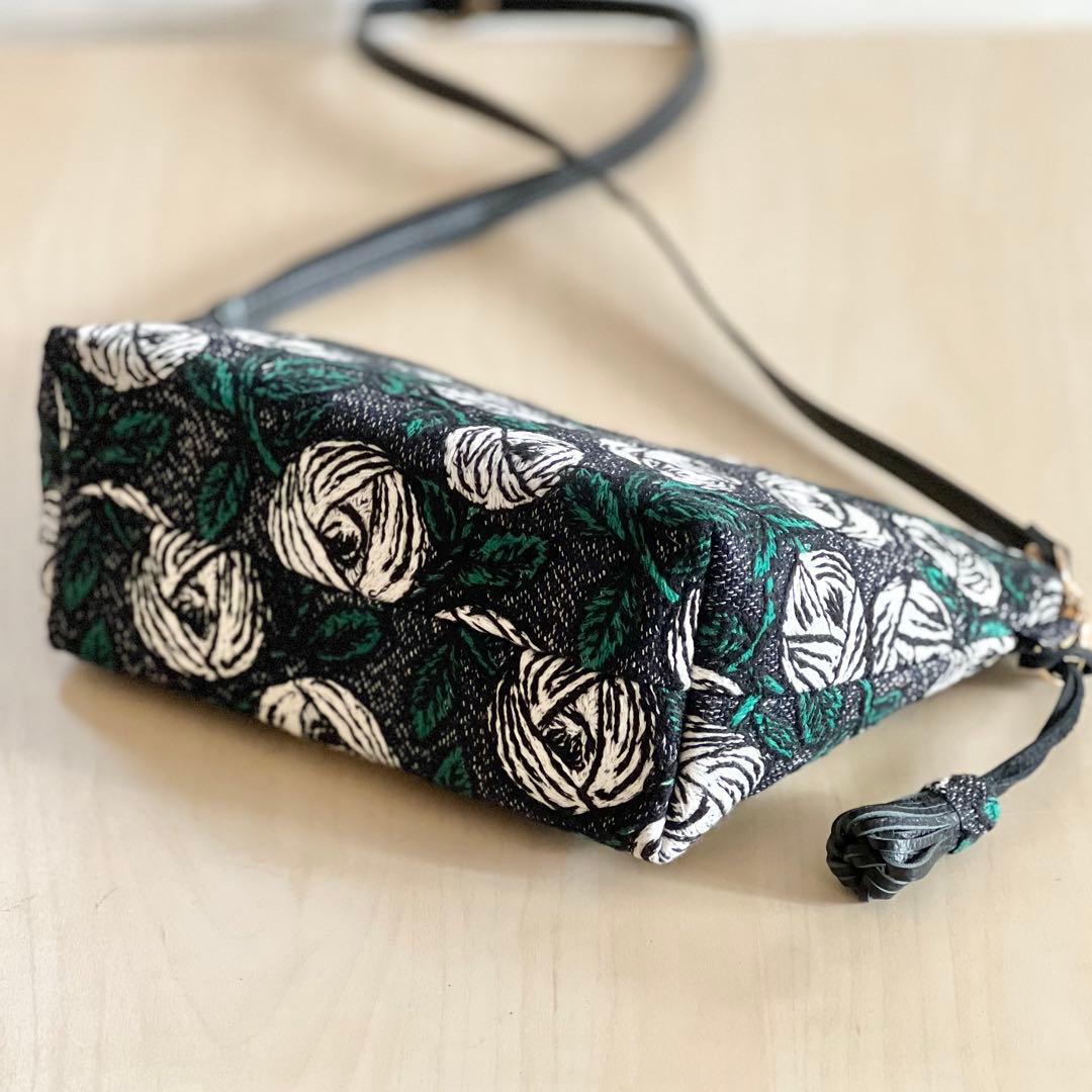 ミナペルホネン rosy navyショルダーバッグMB512-212