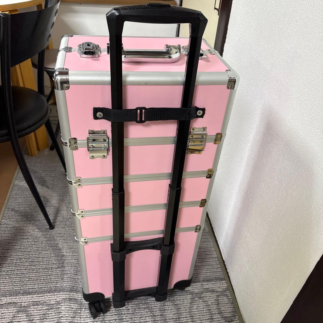 ネイル、メイク、キャスター付きケース