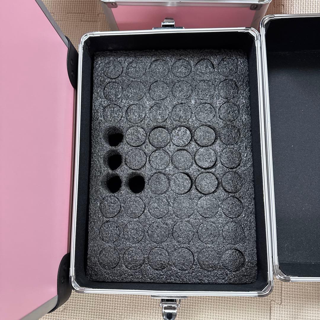 ネイル、メイク、キャスター付きケース