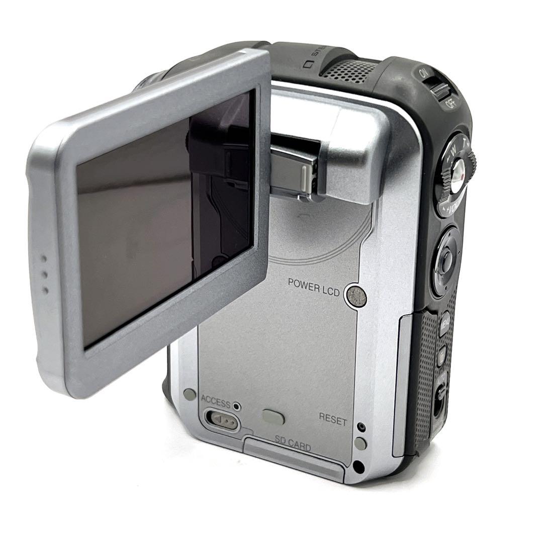【未使用品】 Panasonic SDR-S200 シルバー　ビデオカメラ