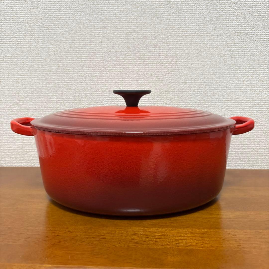 リエ【美品】ル・クルーゼ ココット オーバル チェリーレッド 27cm
