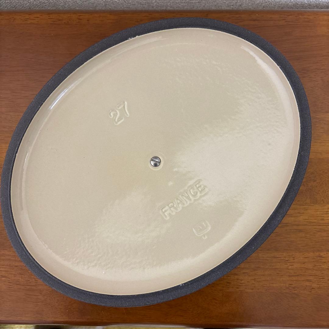 リエ【美品】ル・クルーゼ ココット オーバル チェリーレッド 27cm