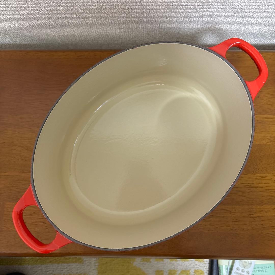 リエ【美品】ル・クルーゼ ココット オーバル チェリーレッド 27cm