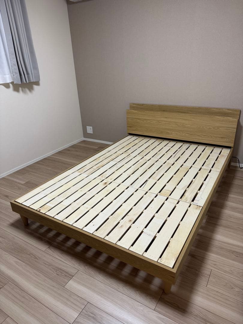 東京都直接受け渡し　シンプルデザイン ダブルベッドフレーム コンセント付き