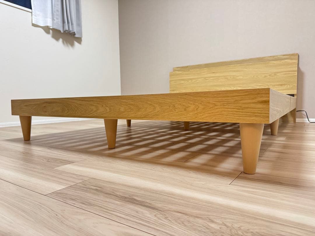 東京都直接受け渡し　シンプルデザイン ダブルベッドフレーム コンセント付き