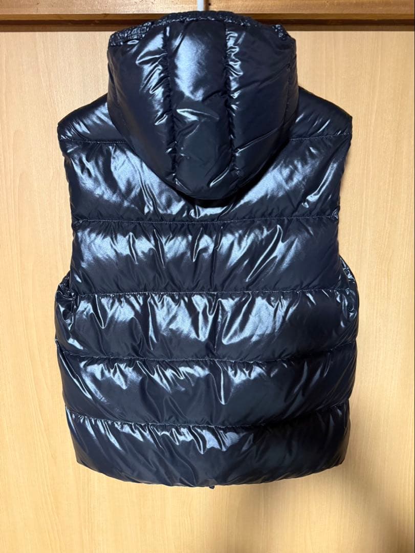 DUVETICA フード付きダウンベスト ブラック　Men's