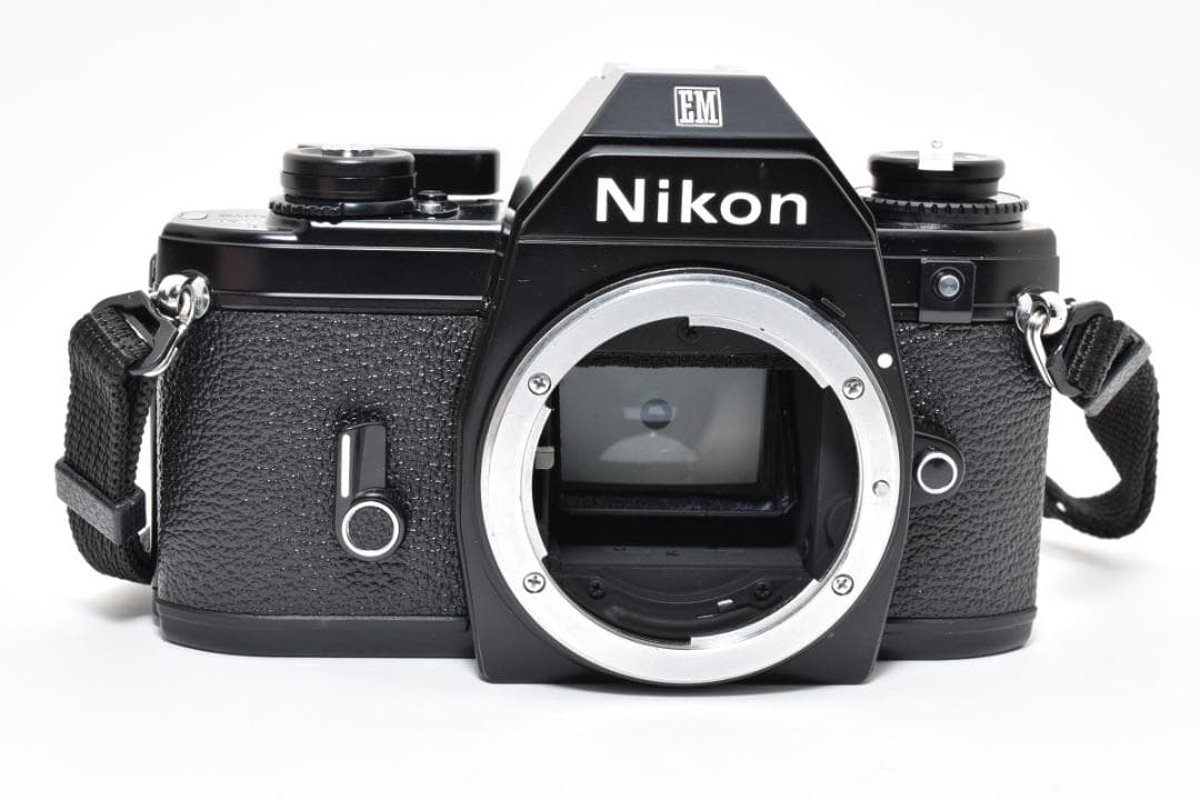 超美品 ニコン EM フィルムカメラ モルト新品交換済 H030